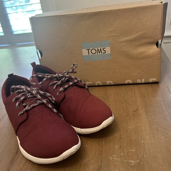 Toms Shoes - TOMS Shoes Womens Size 8 Burgundy Maroon Canvas Lace Up Low Top Casual Sneakers